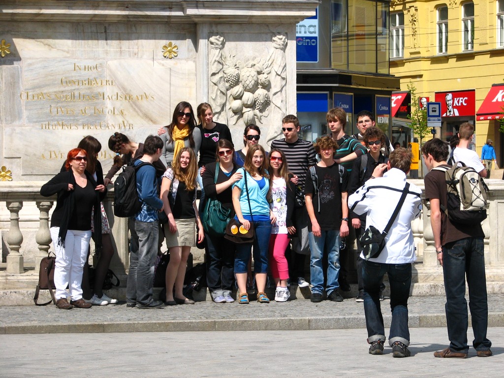 Společná fotografie účastníků v Brně