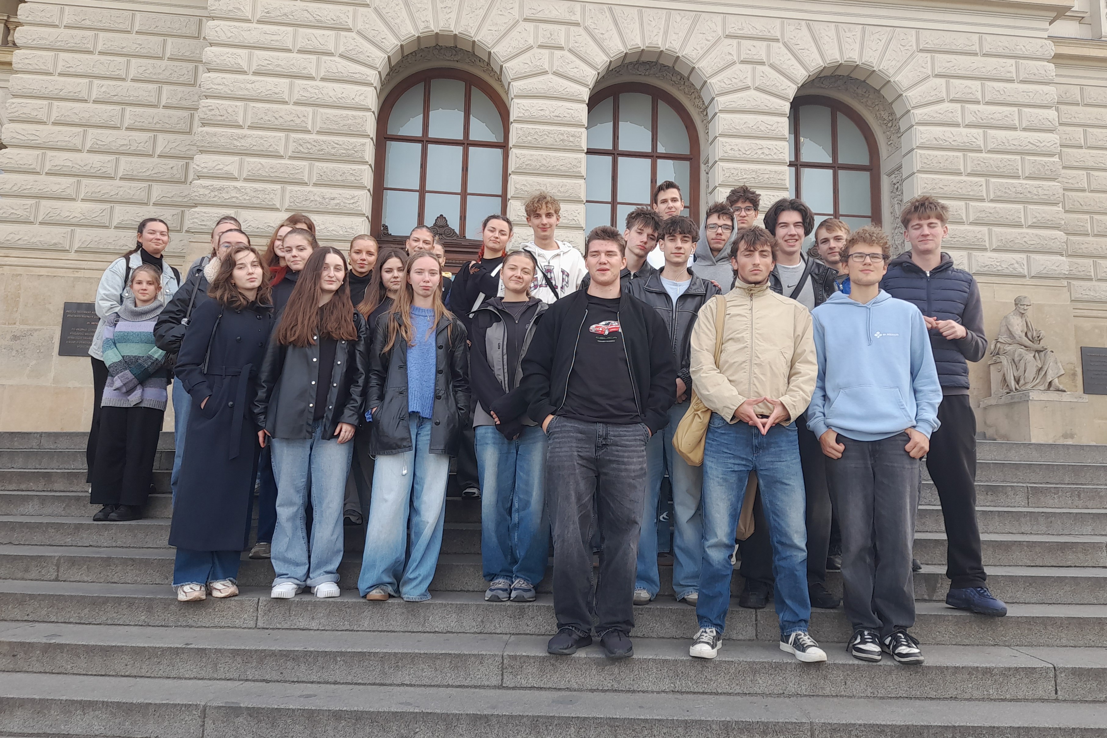 Studenti před Národním muzeem
